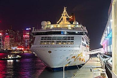 漫画风格二战军事基地模拟游戏《王牌之地》现已在Steam平台推出试玩Demo